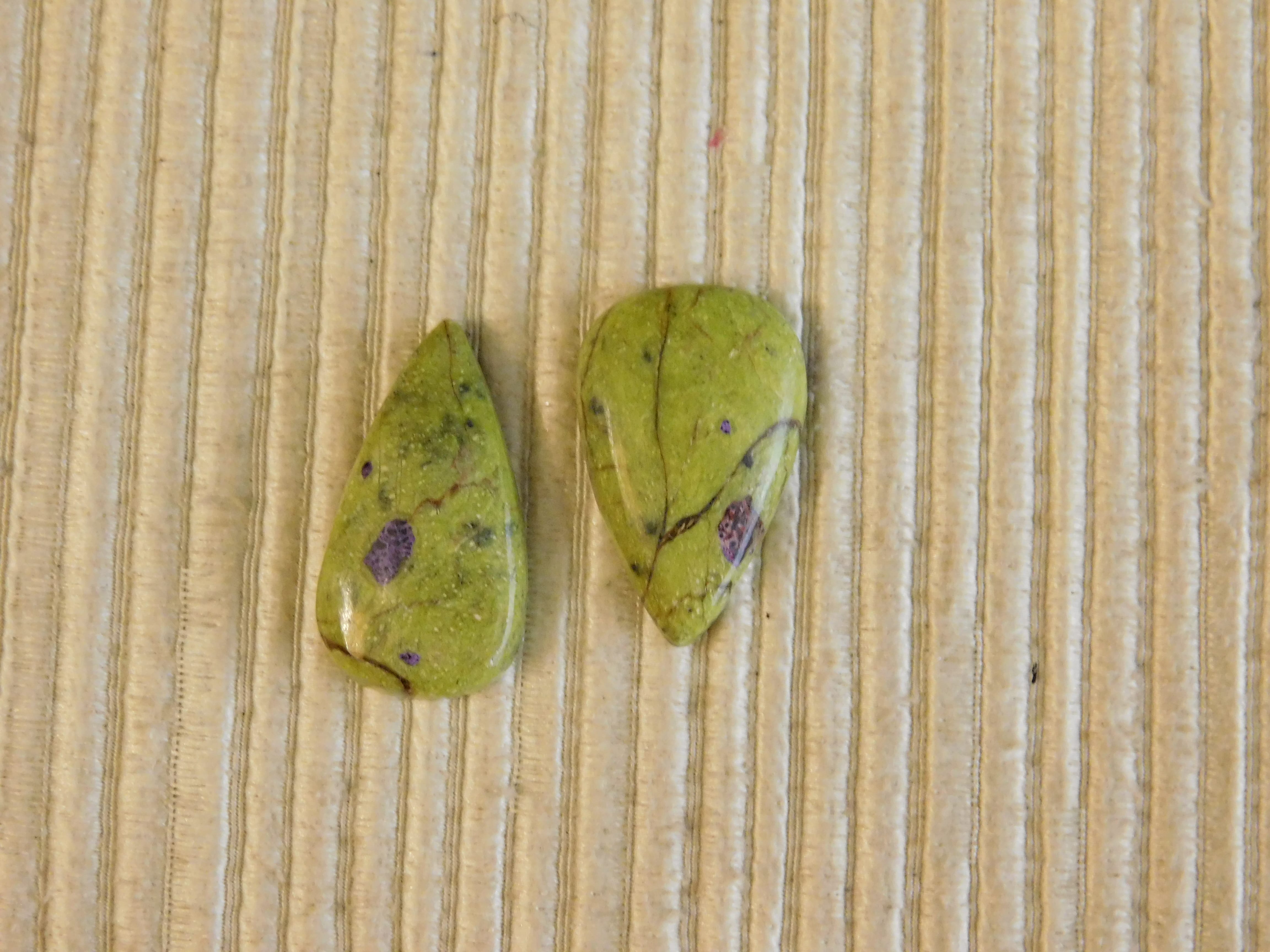 Green/Purple Stichtite Atlantisite Cabochon from Namibia, Africa